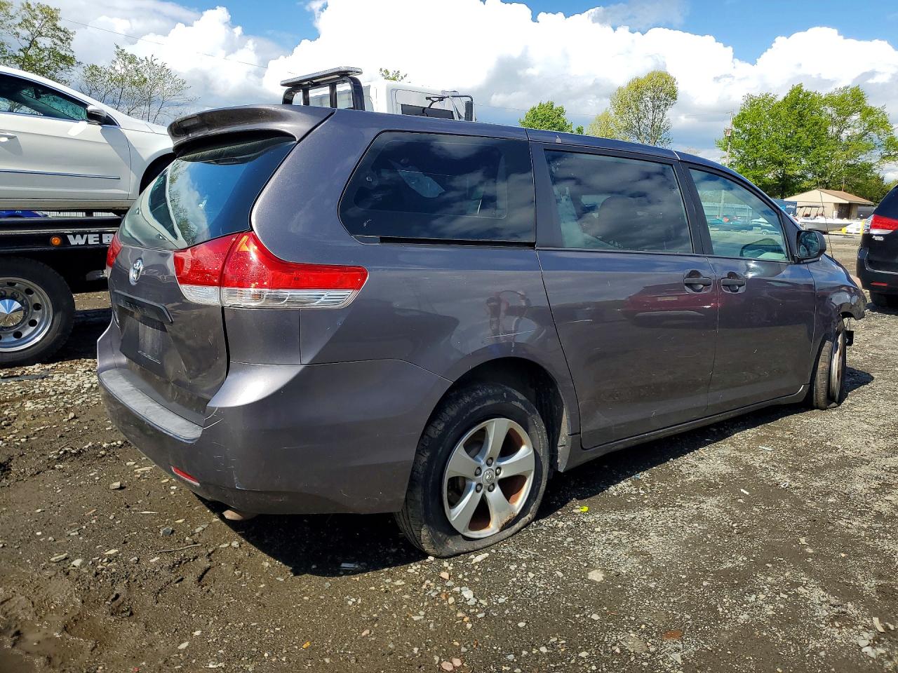 TOYOTA SIENNA 2013 — 4