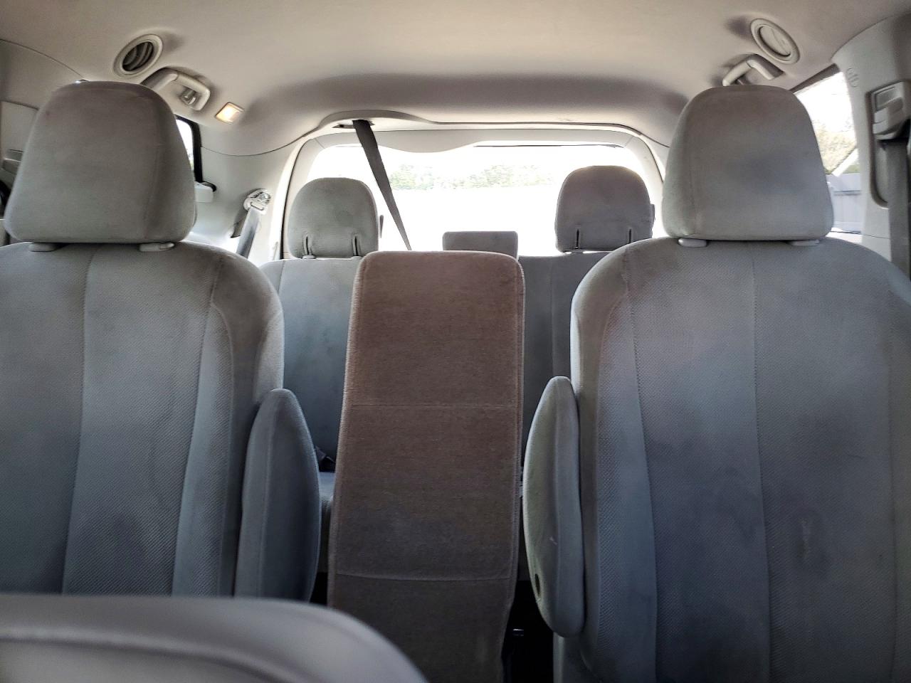 TOYOTA SIENNA 2013 — 11