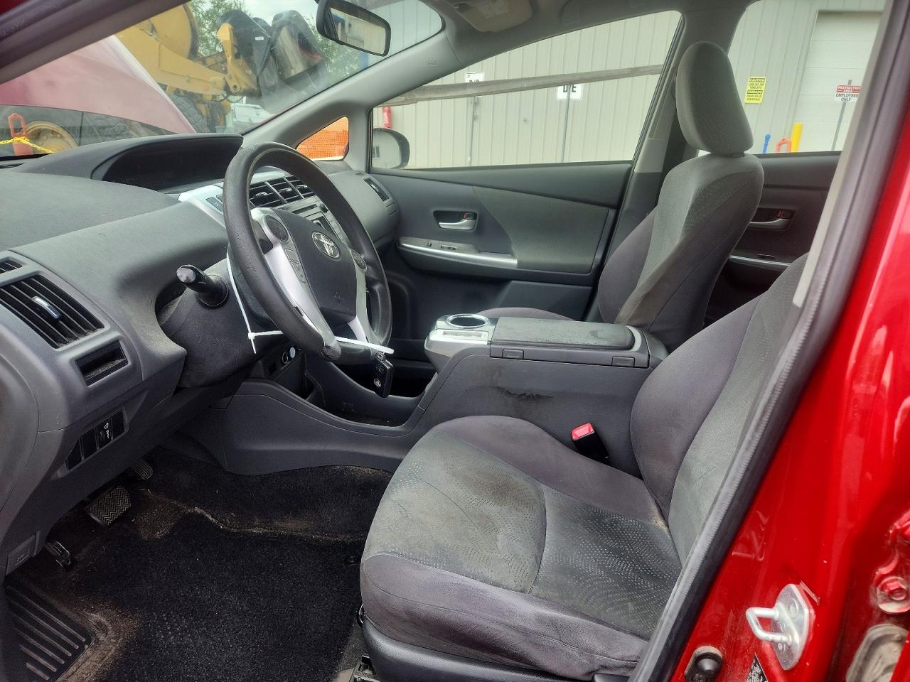 TOYOTA PRIUS V 2012 — 8