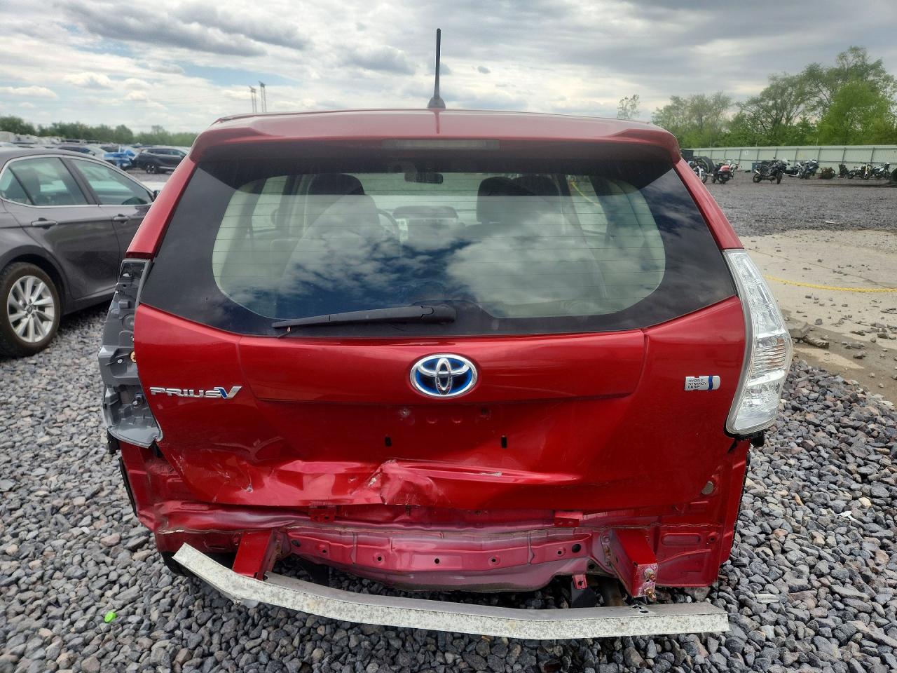 TOYOTA PRIUS V 2012 — 7