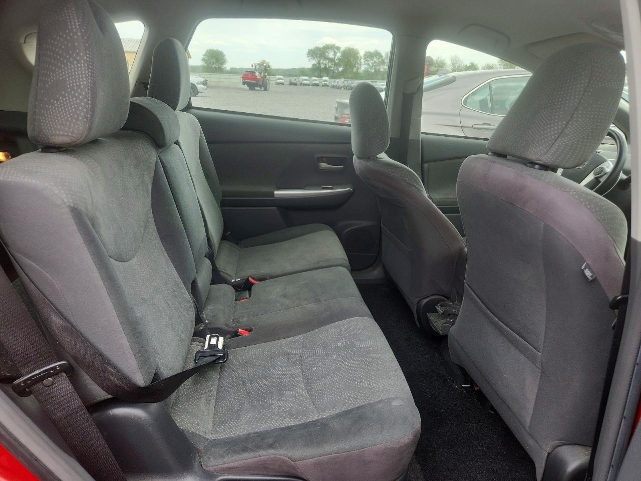 TOYOTA PRIUS V 2012 — 11