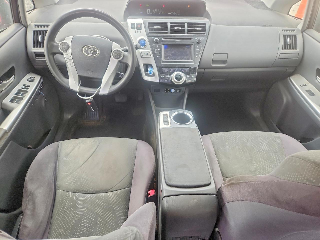 TOYOTA PRIUS V 2012 — 9