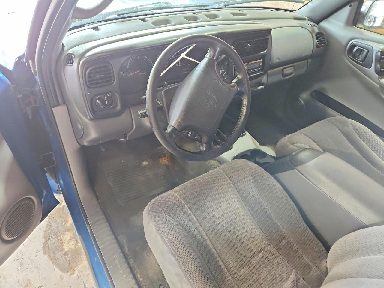 DODGE DAKOTA 2000 — 9