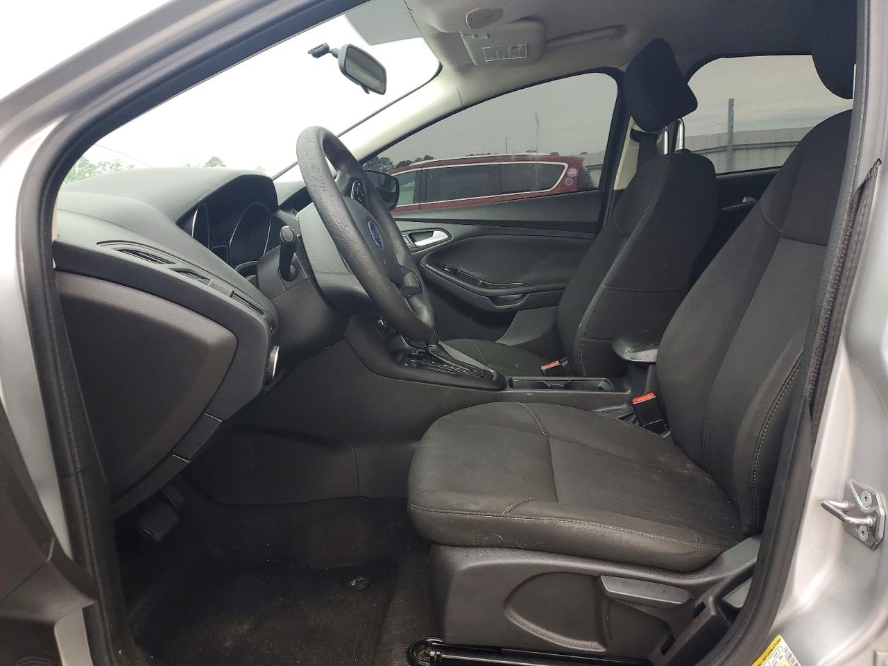 FORD FOCUS SE 2017 — 8