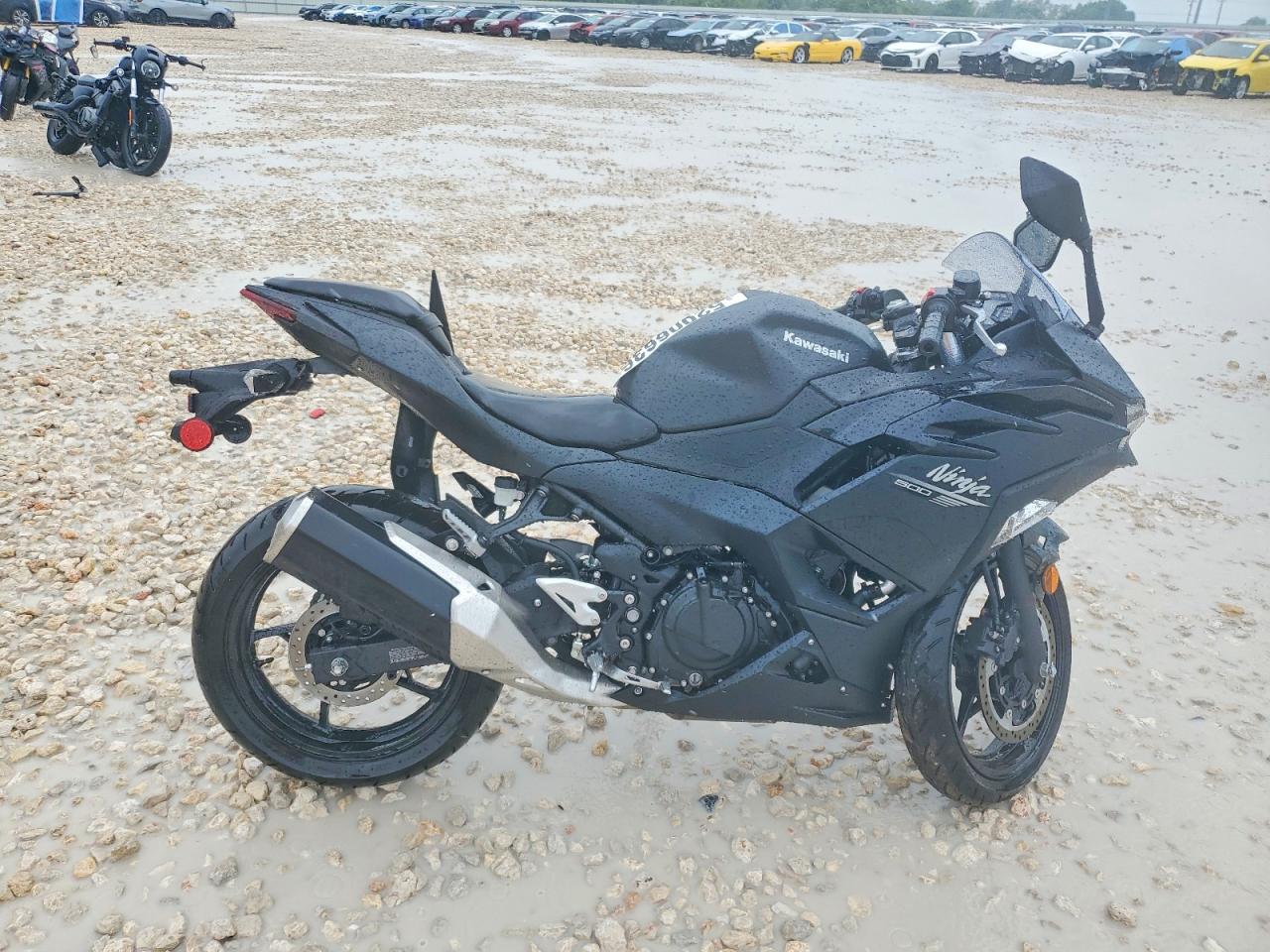 KAWASAKI EX500 2026 — 2