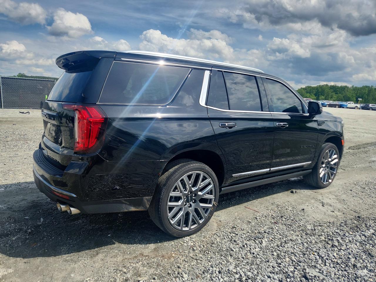 GMC YUKON 2024 — 4