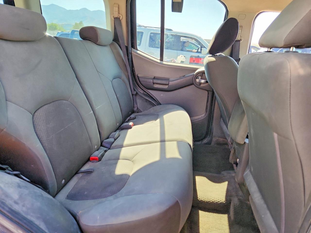 NISSAN XTERRA 2010 — 11