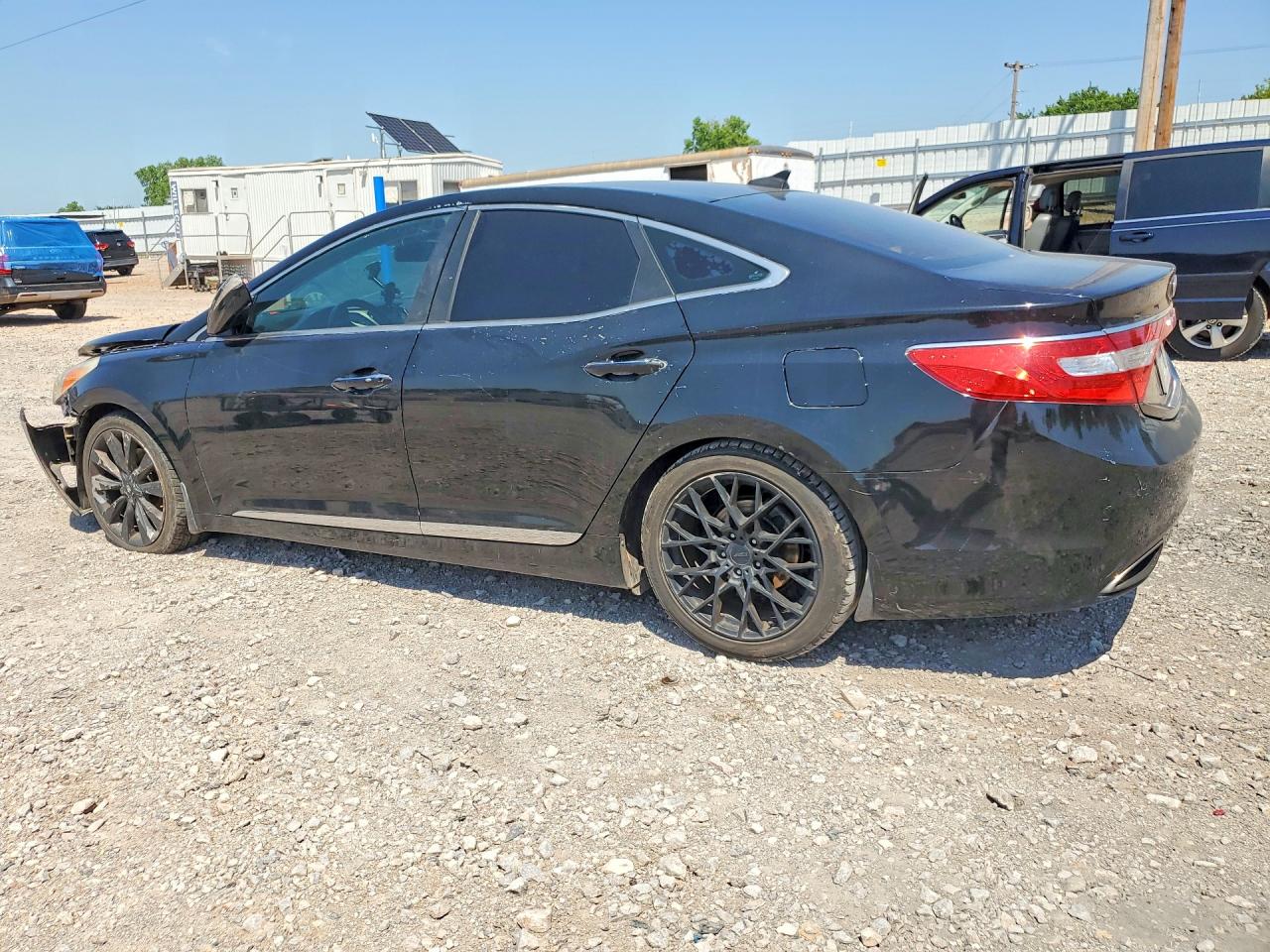 HYUNDAI AZERA 2012 — 3