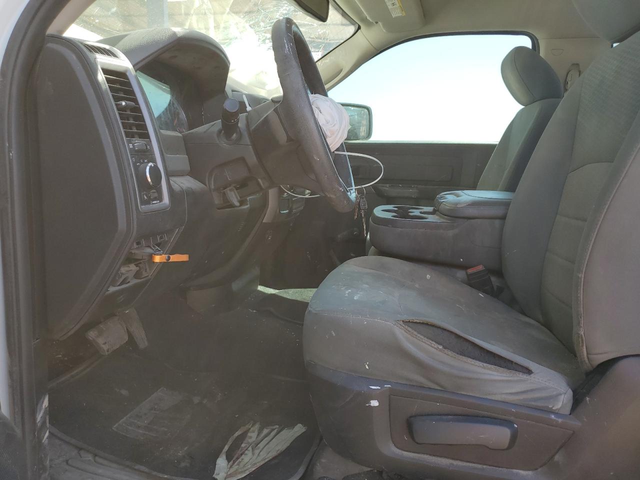 RAM 1500 CLASSIC 2020 — 8