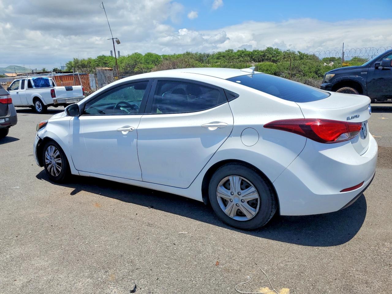 HYUNDAI ELANTRA 2016 — 3