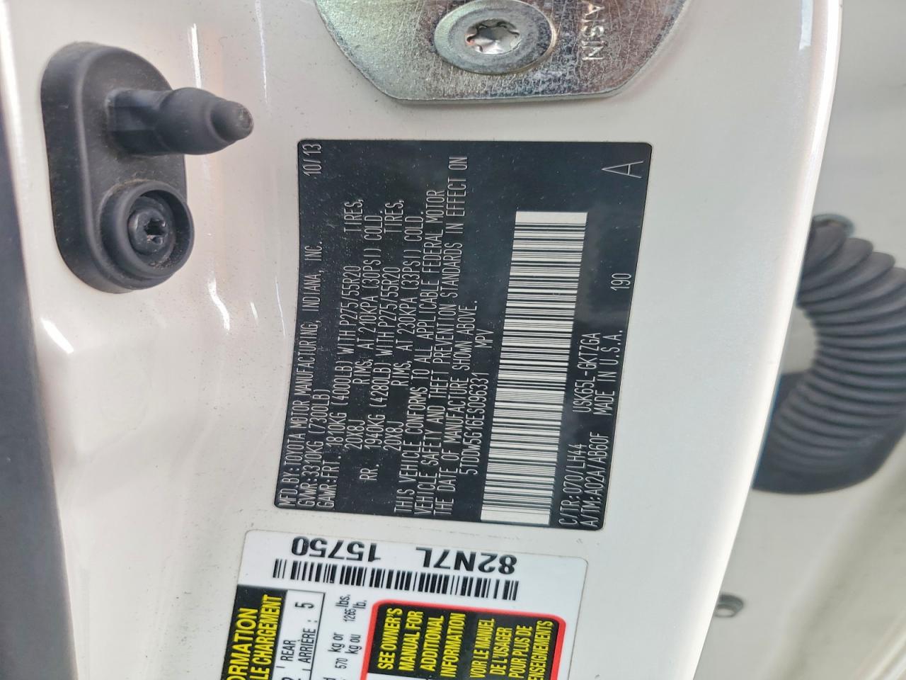 TOYOTA SEQUOIA 2014 — 14
