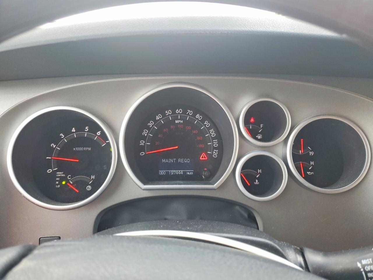 TOYOTA SEQUOIA 2014 — 10