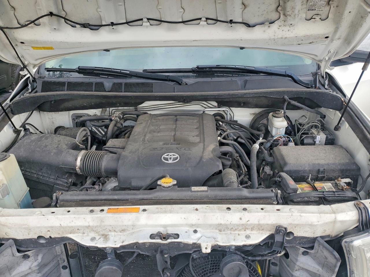 TOYOTA SEQUOIA 2014 — 13