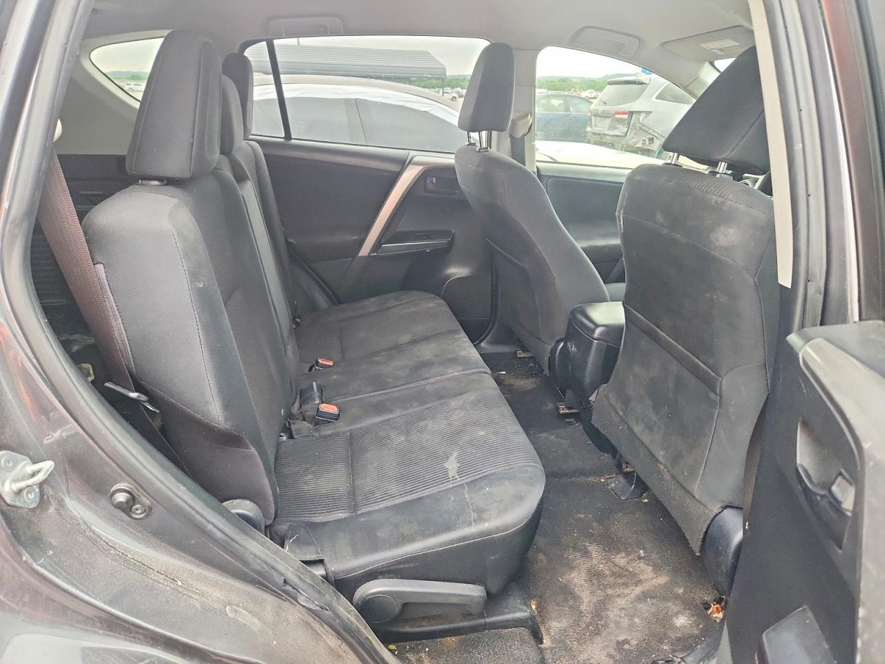 TOYOTA RAV4 2017 — 11