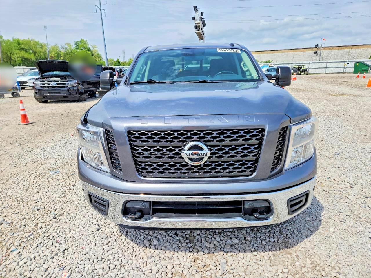 NISSAN TITAN 2019 — 6