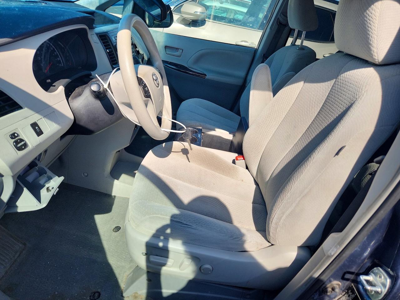 TOYOTA SIENNA 2014 — 8