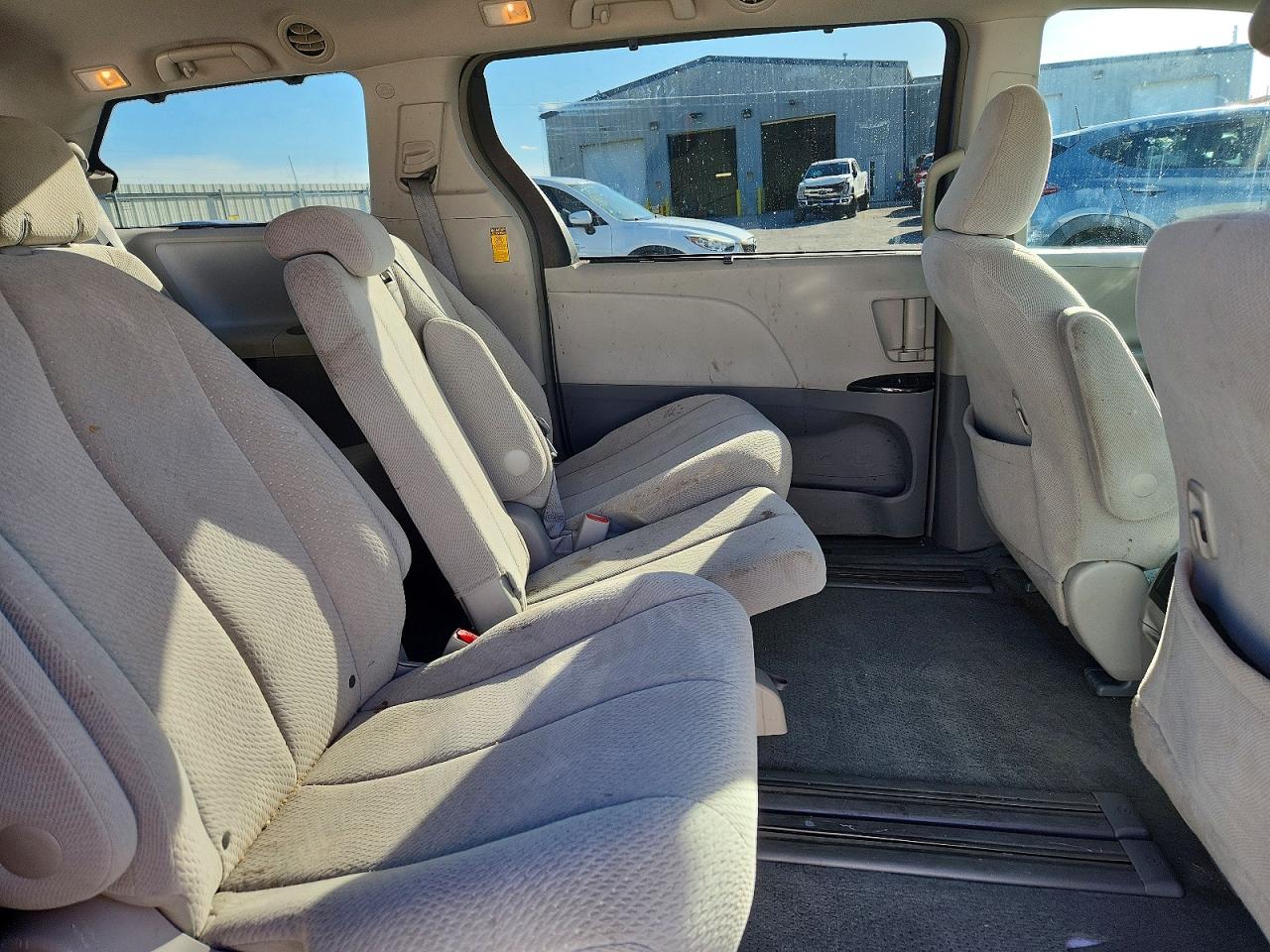 TOYOTA SIENNA 2014 — 12