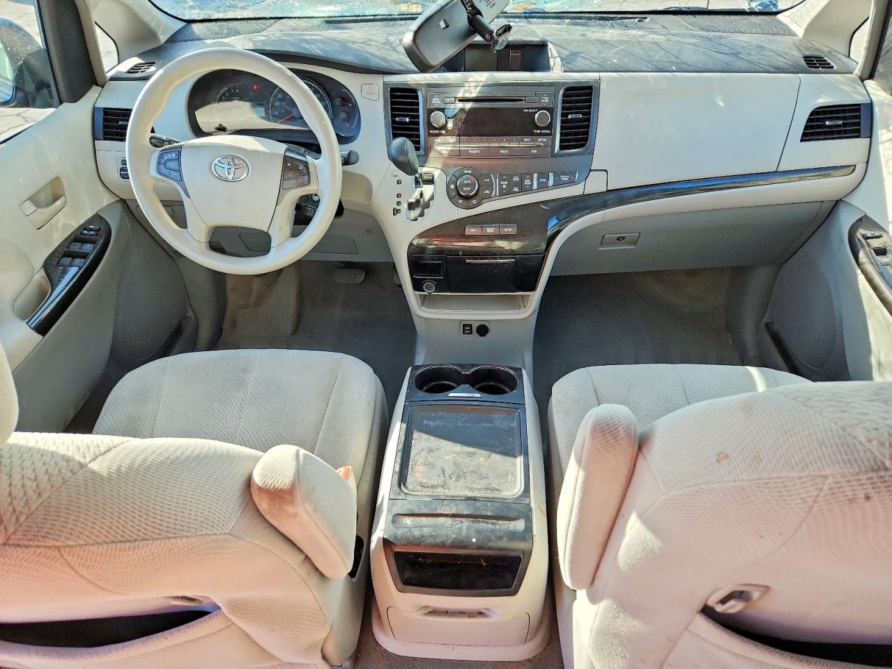 TOYOTA SIENNA 2014 — 9