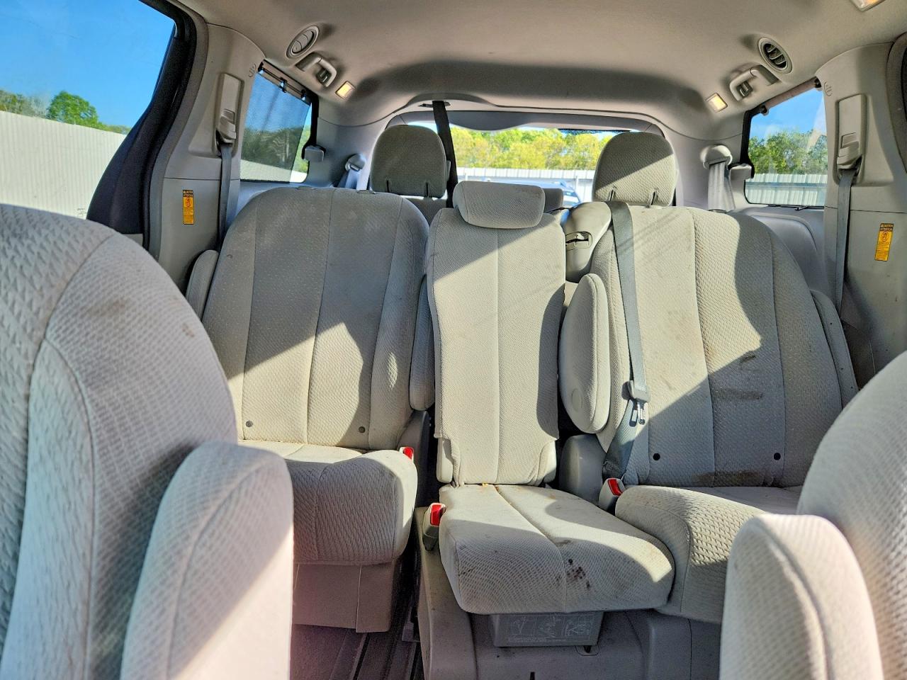 TOYOTA SIENNA 2014 — 11