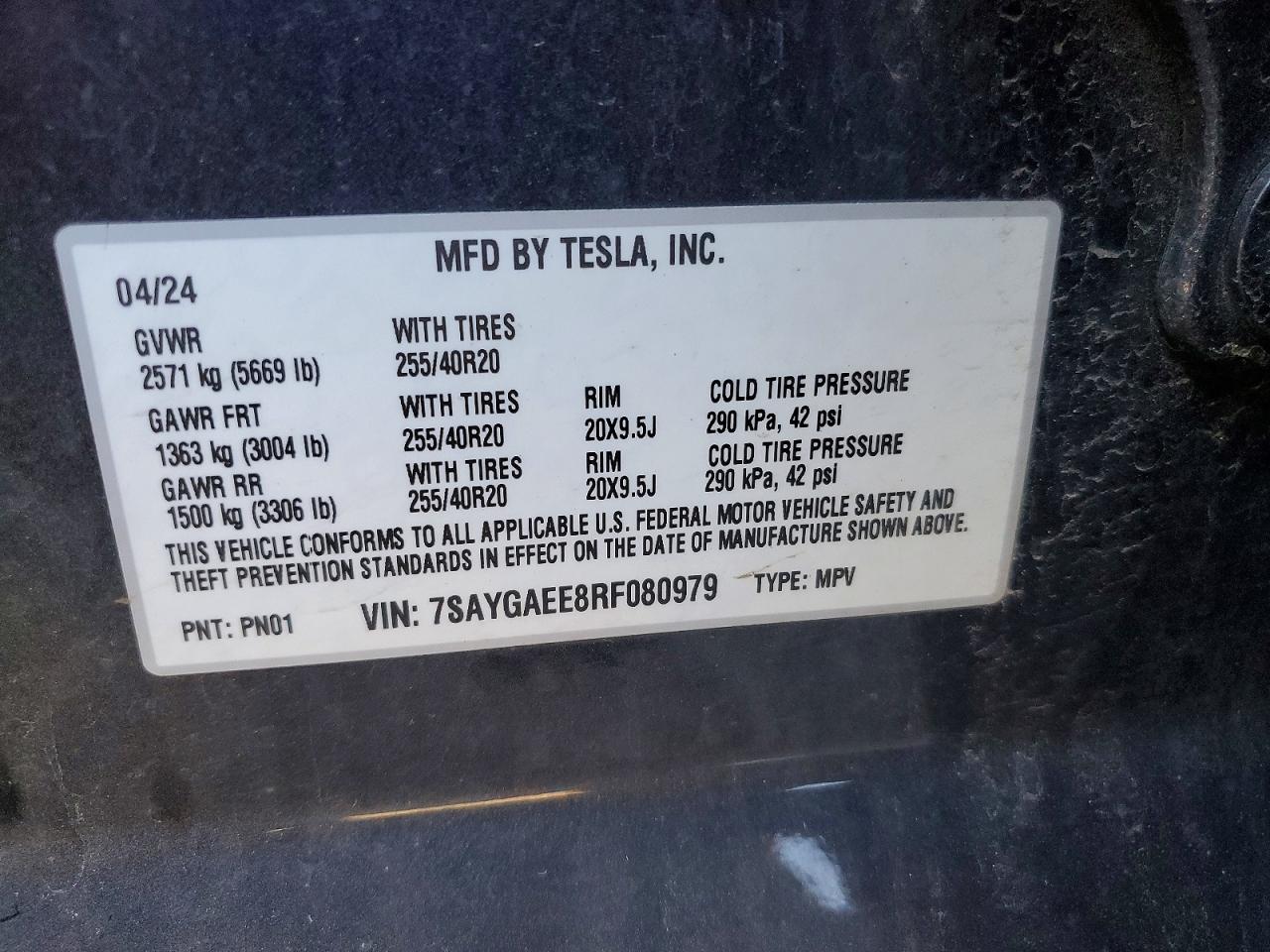TESLA MODEL Y 2024 — 14