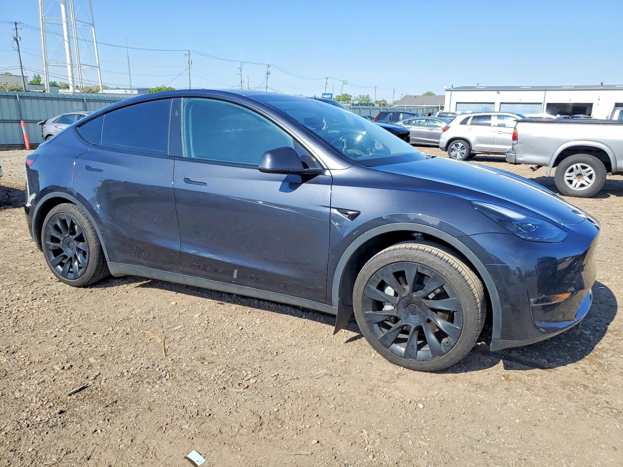 TESLA MODEL Y 2024 — 5