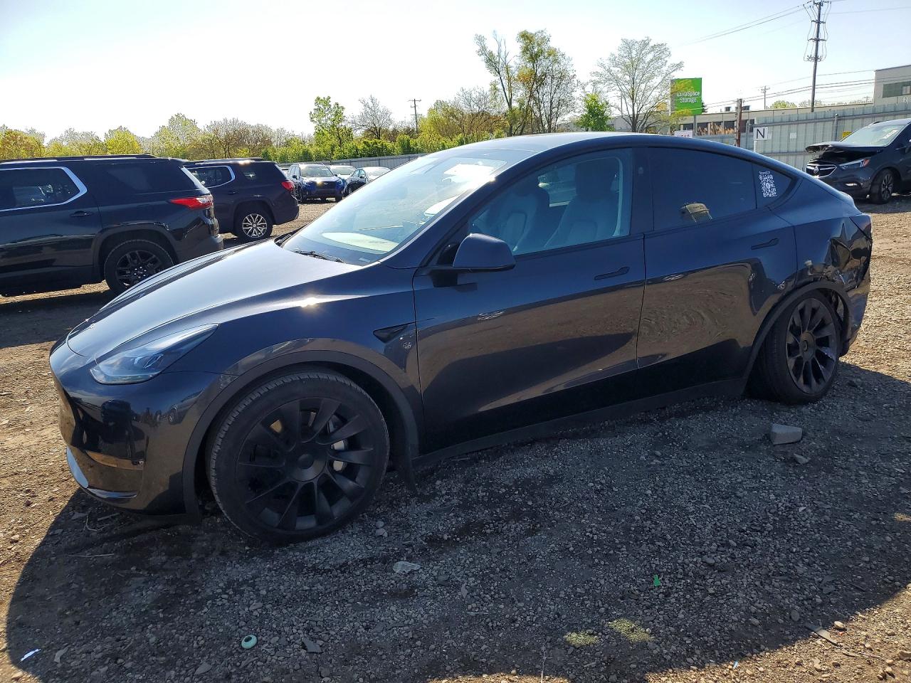 TESLA MODEL Y 2024 — 2