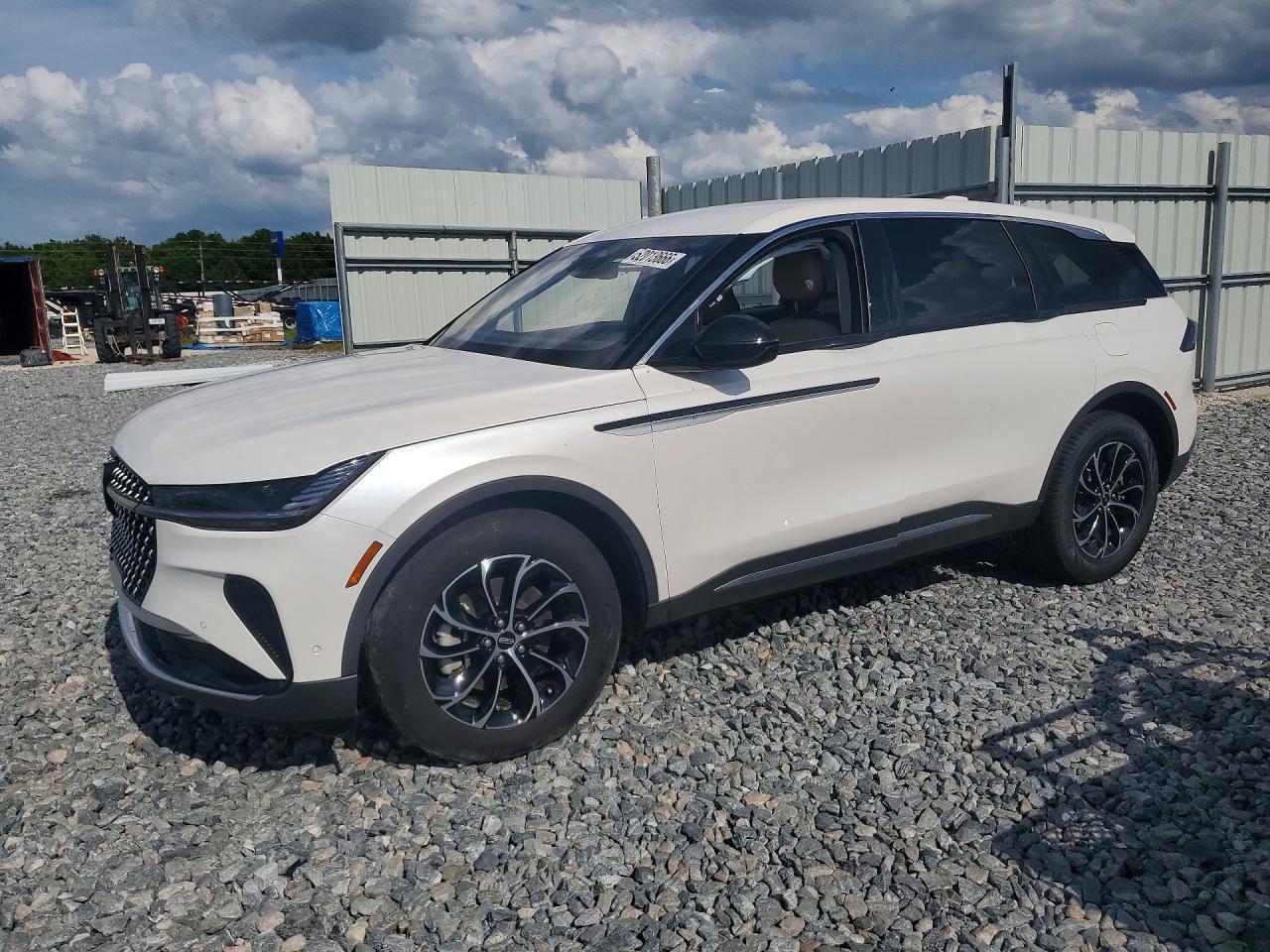 LINCOLN NAUTILUS 2024 — 2
