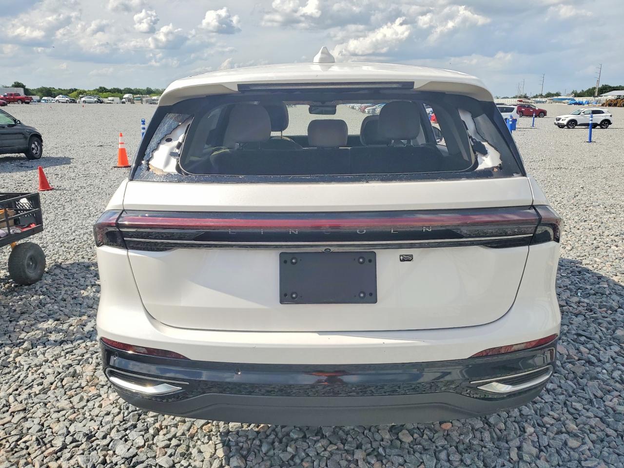 LINCOLN NAUTILUS 2024 — 7