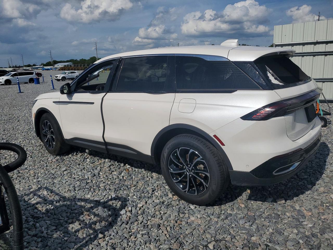 LINCOLN NAUTILUS 2024 — 3