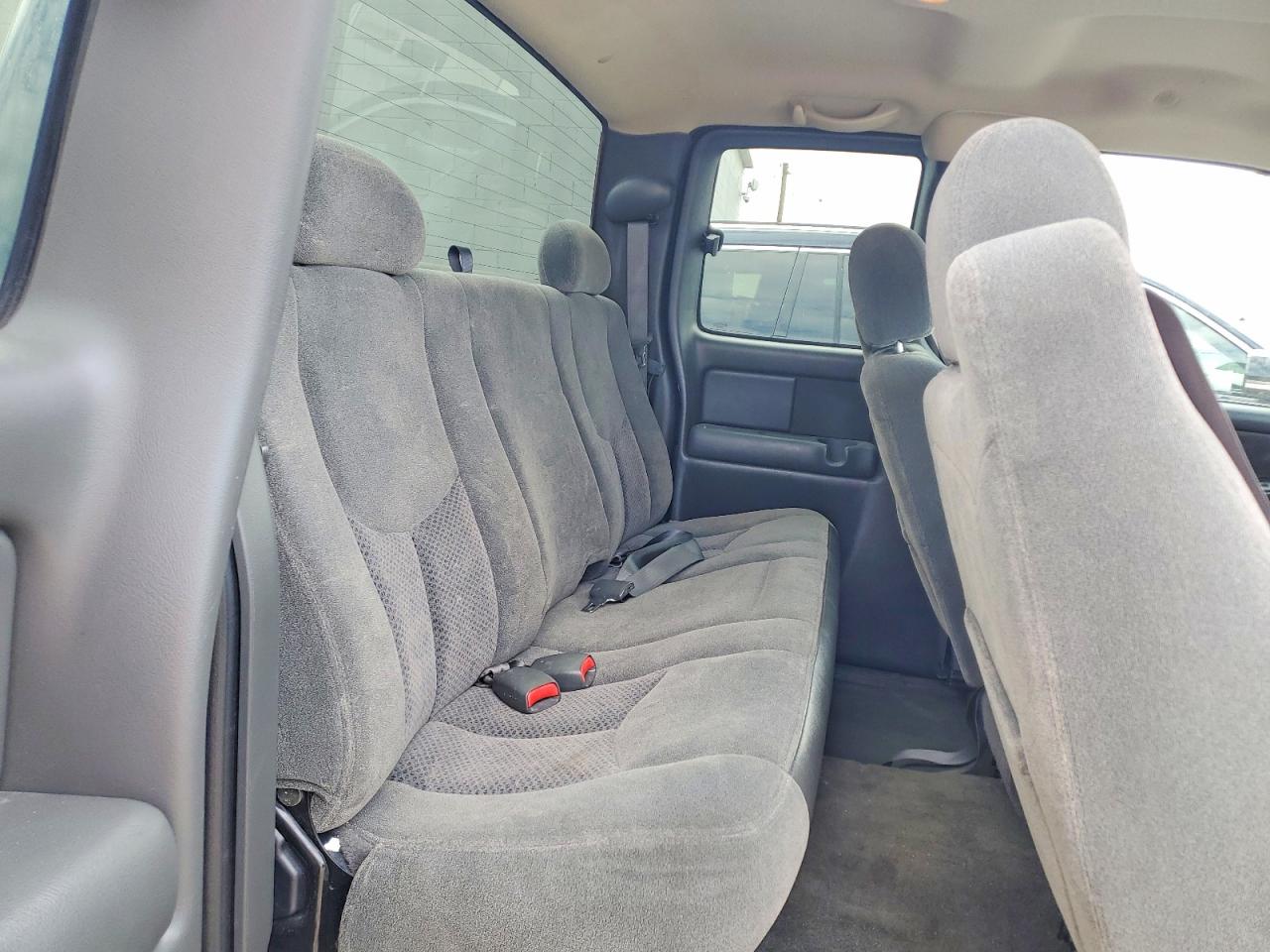 CHEVROLET SILVERADO 2003 — 11