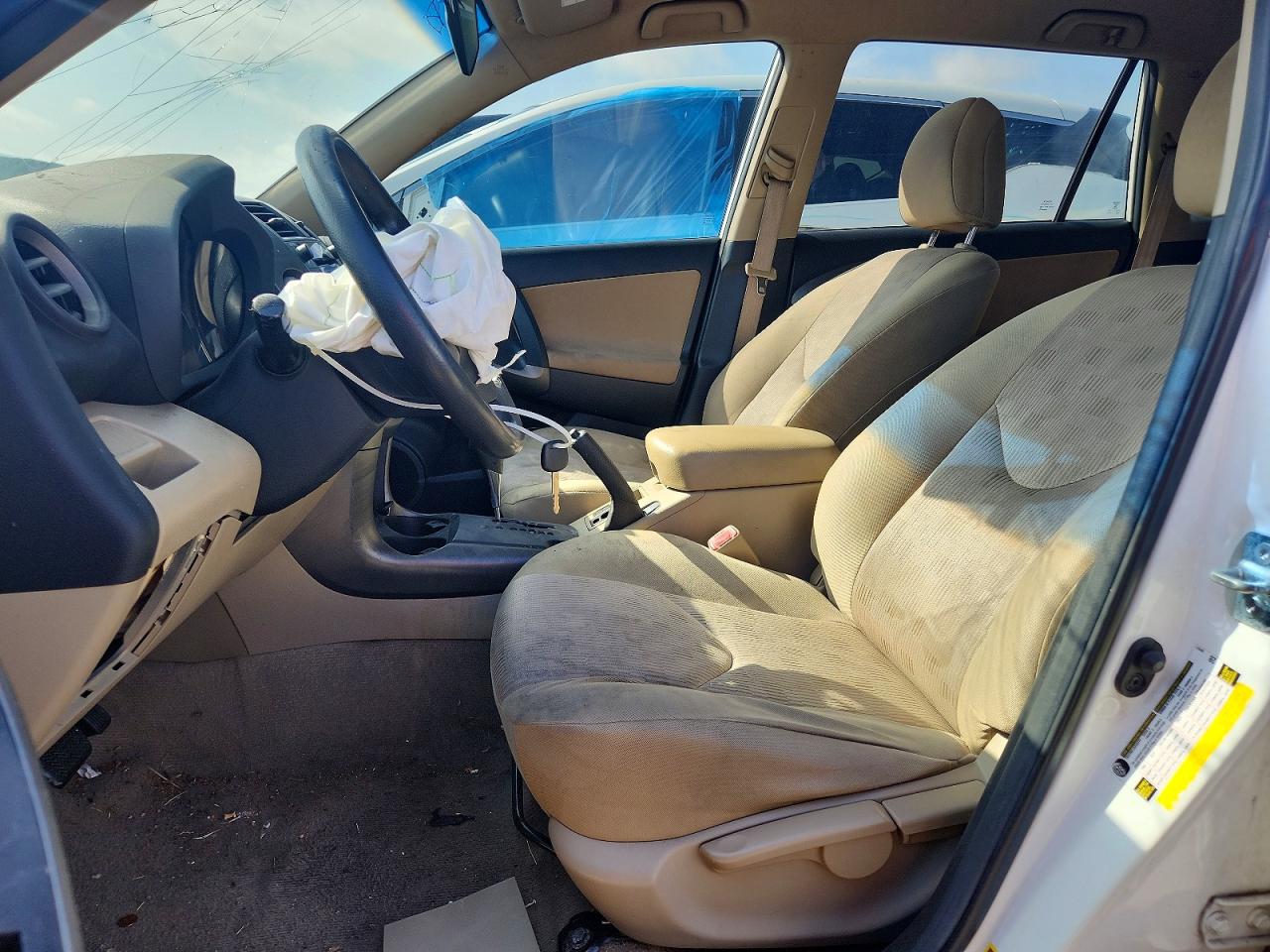 TOYOTA RAV4 2011 — 8