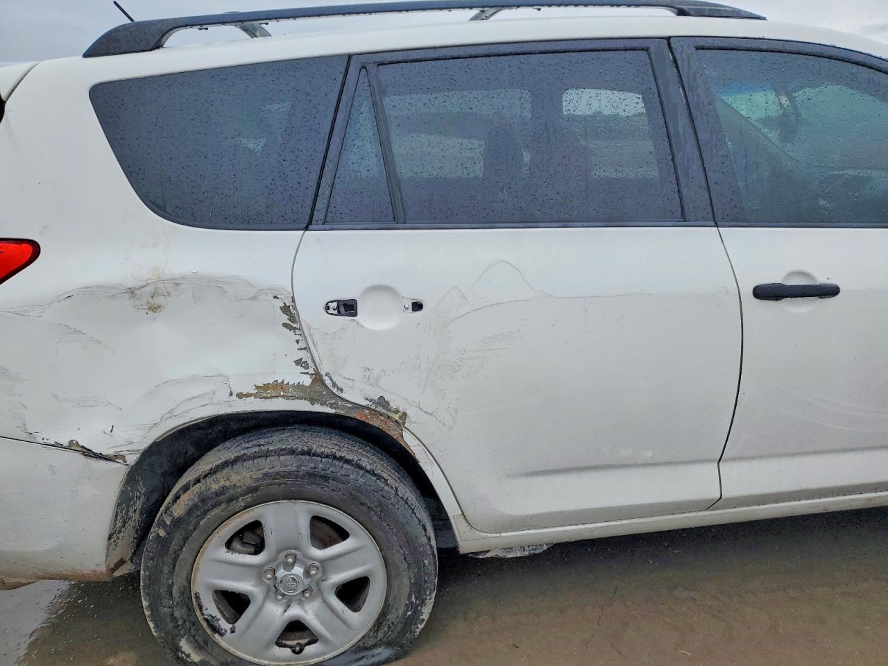 TOYOTA RAV4 2011 — 12
