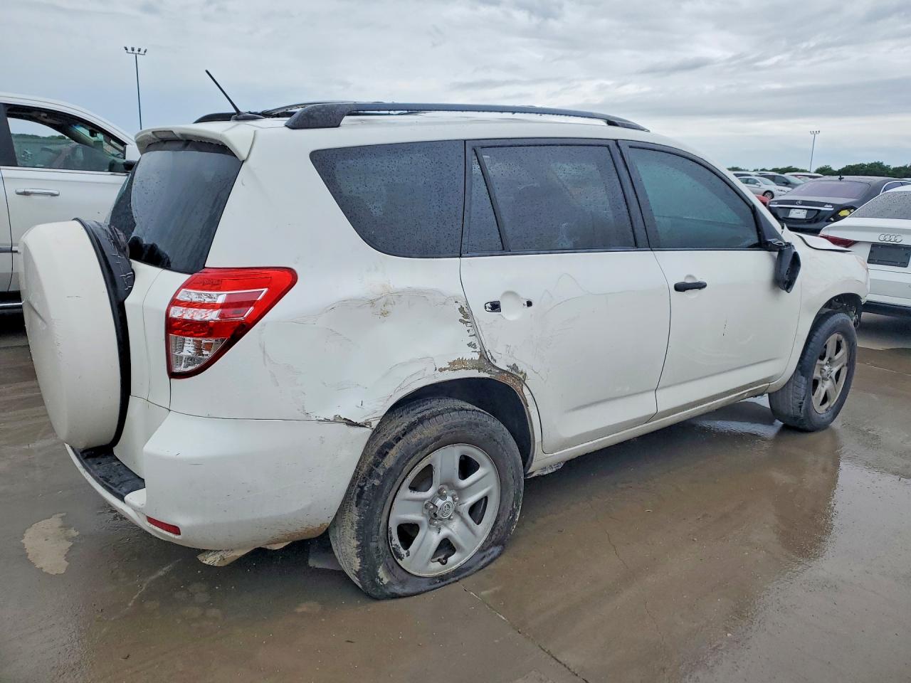 TOYOTA RAV4 2011 — 4