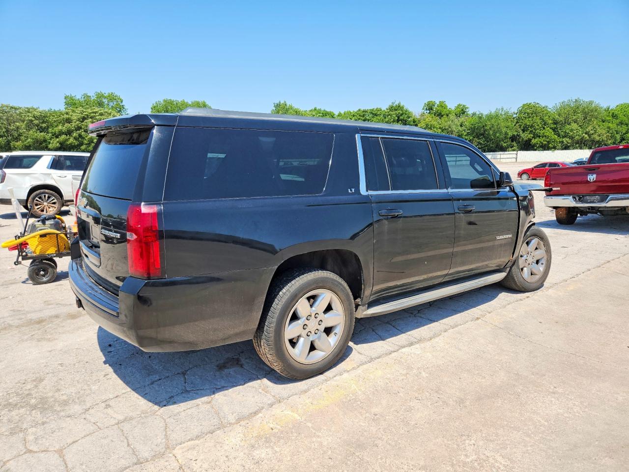 CHEVROLET SUBURBAN 2015 — 4