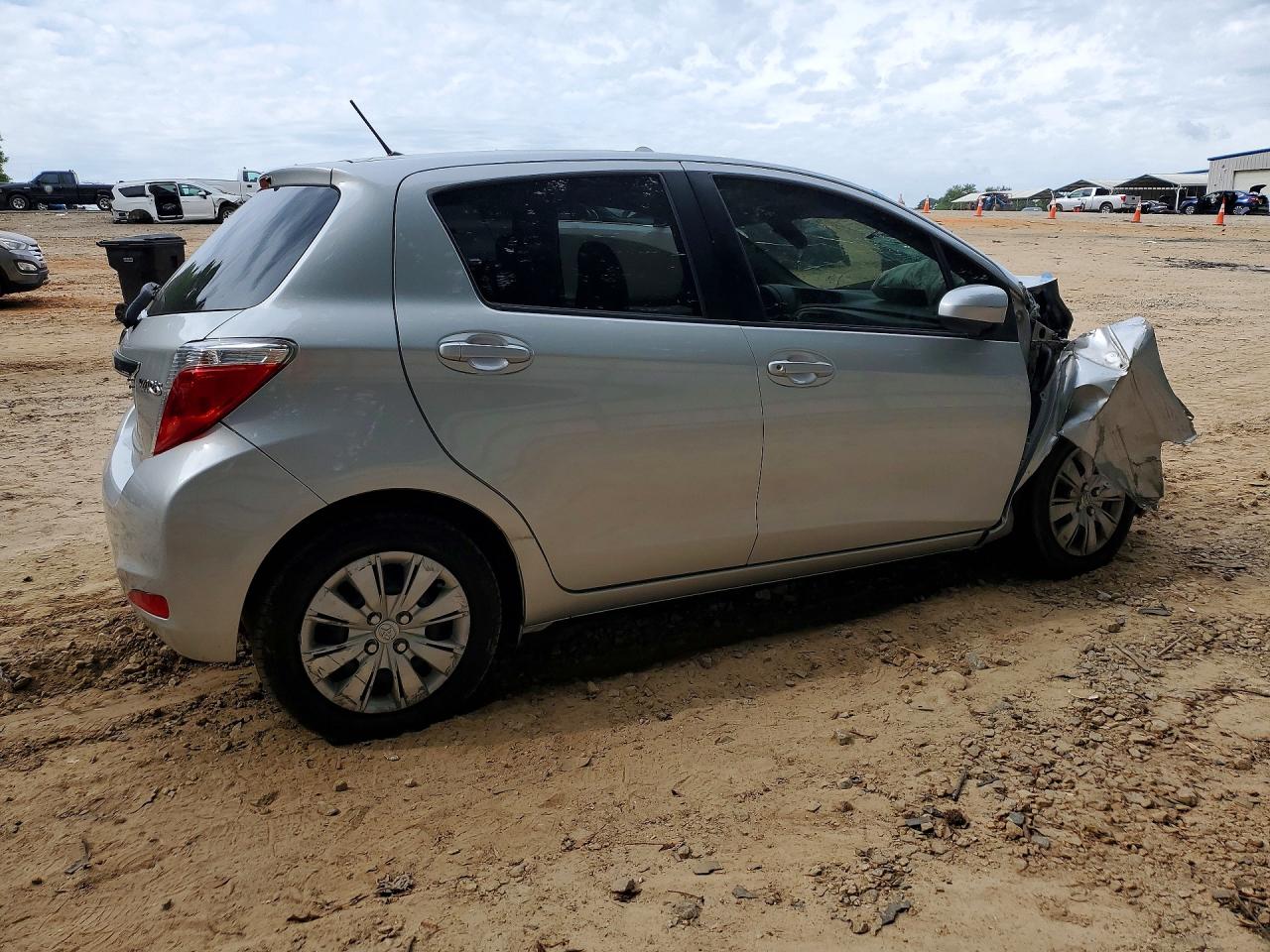 TOYOTA YARIS 2013 — 4