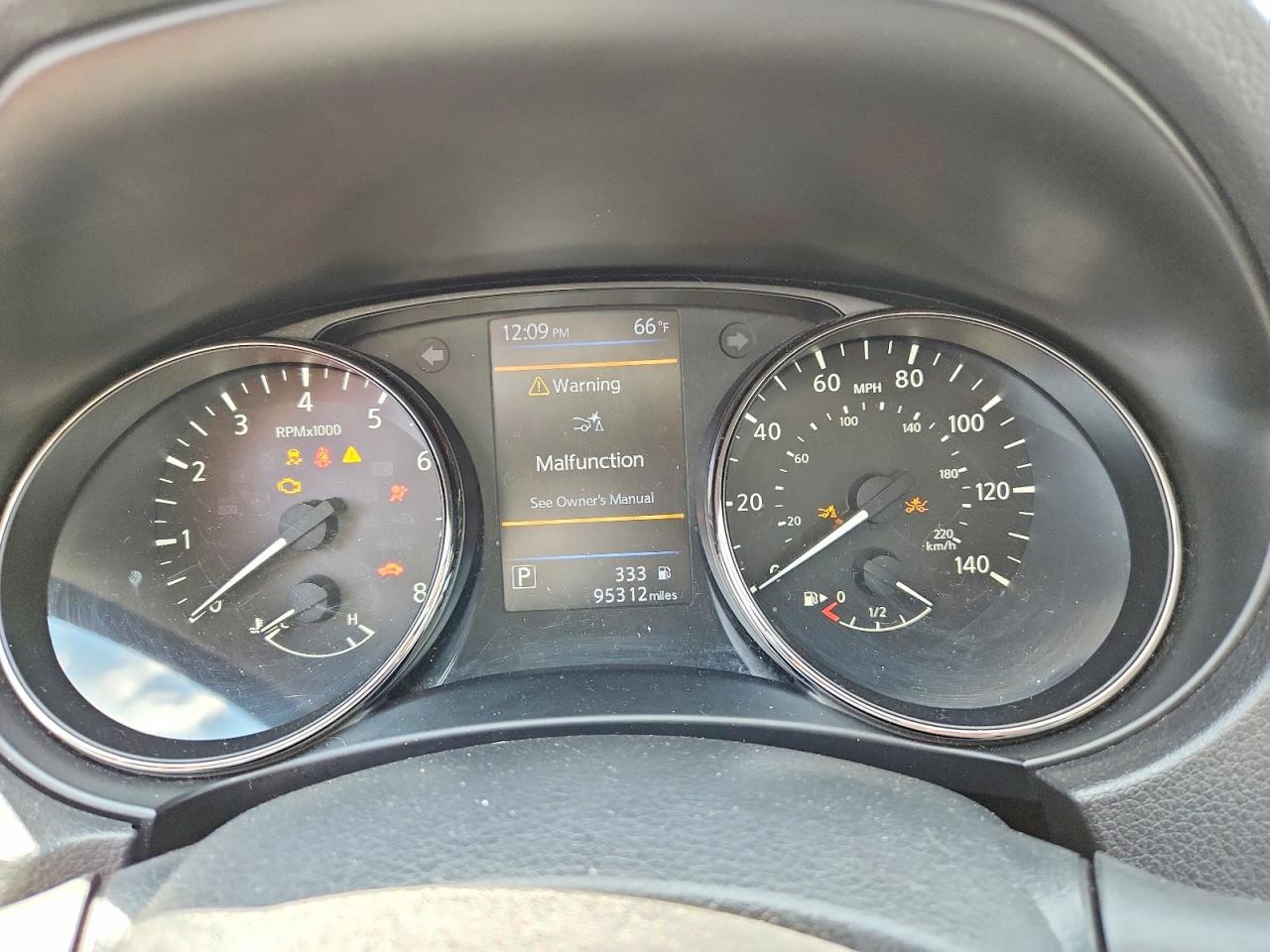 NISSAN ROGUE SPORT 2020 — 10