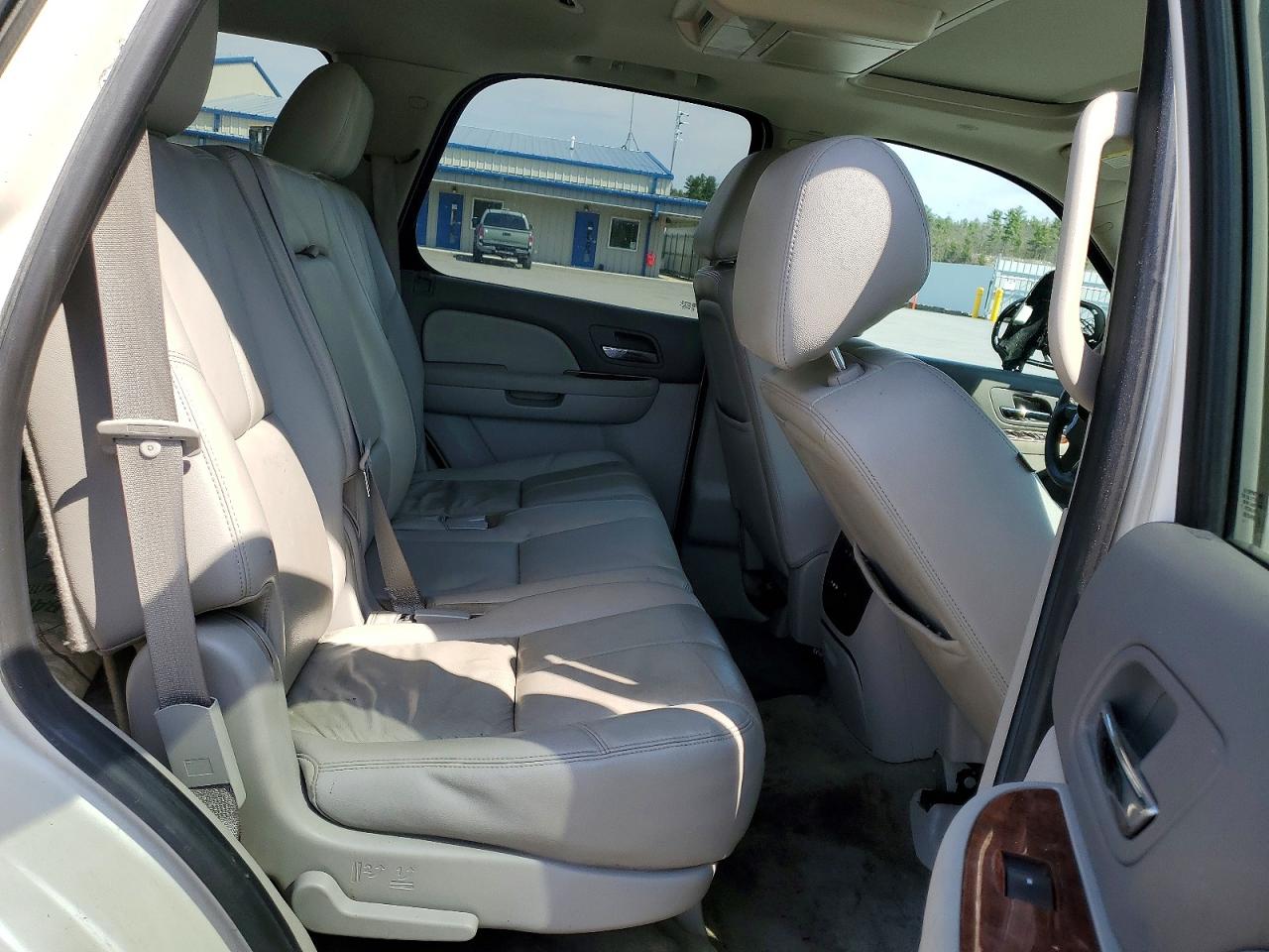 GMC YUKON 2012 — 11