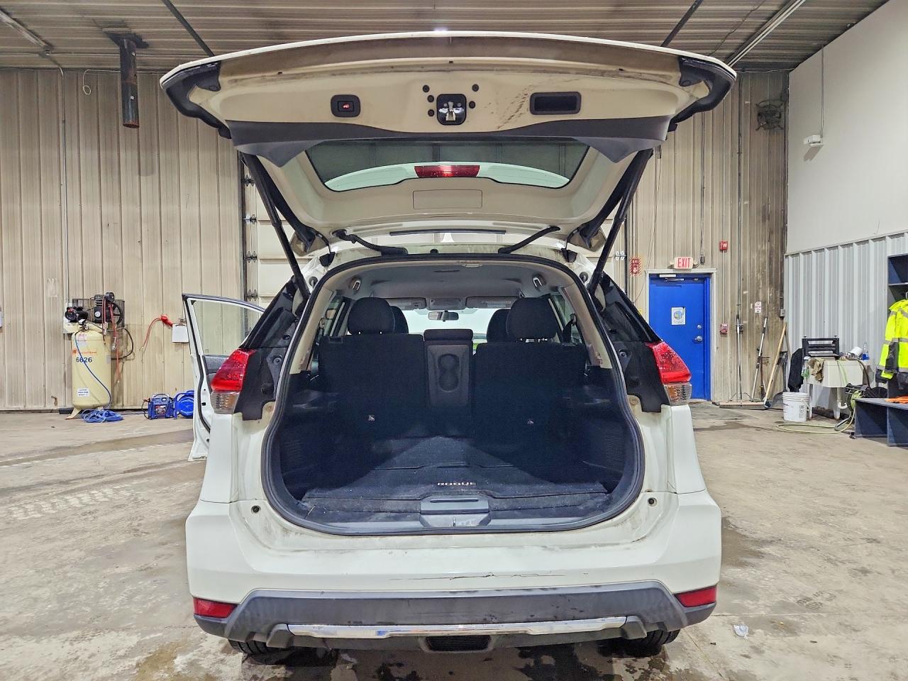 NISSAN ROGUE 2018 — 7