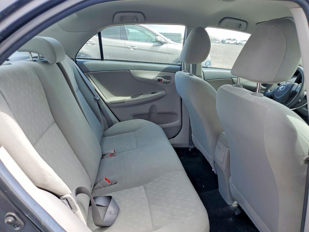 TOYOTA COROLLA 2010 — 11