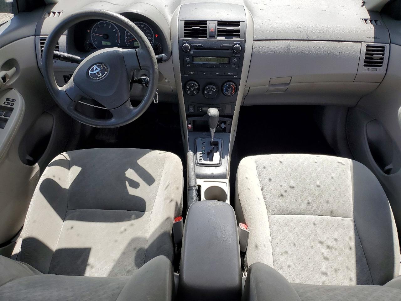 TOYOTA COROLLA 2010 — 9