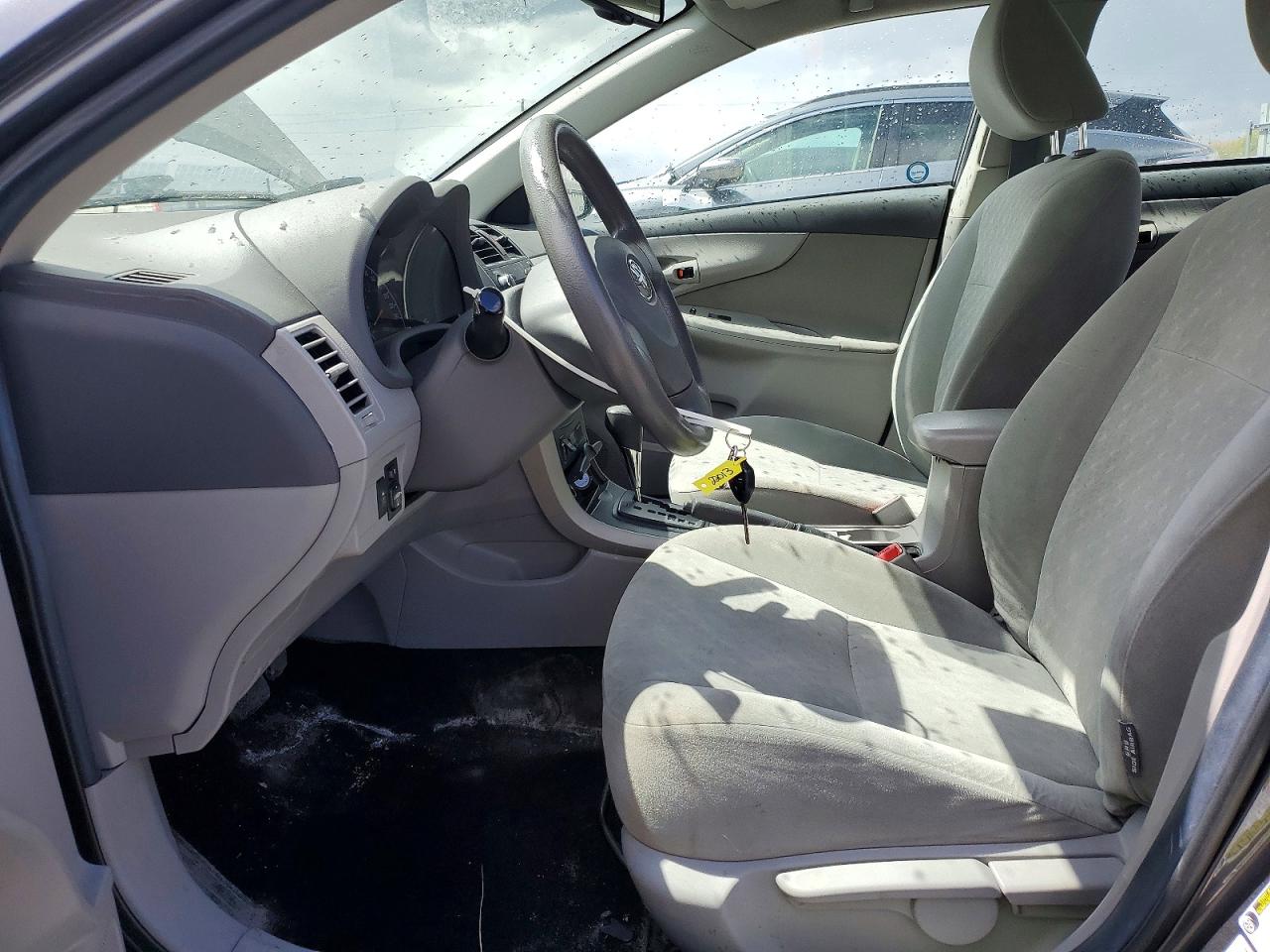 TOYOTA COROLLA 2010 — 8