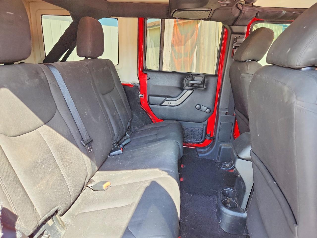 JEEP WRANGLER UNLIMITED 2016 — 11