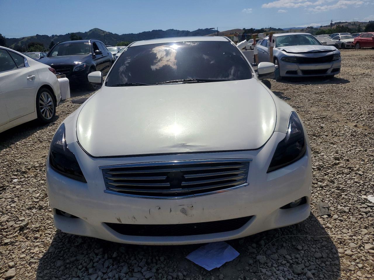 INFINITI G37 COUPE 2011 — 6
