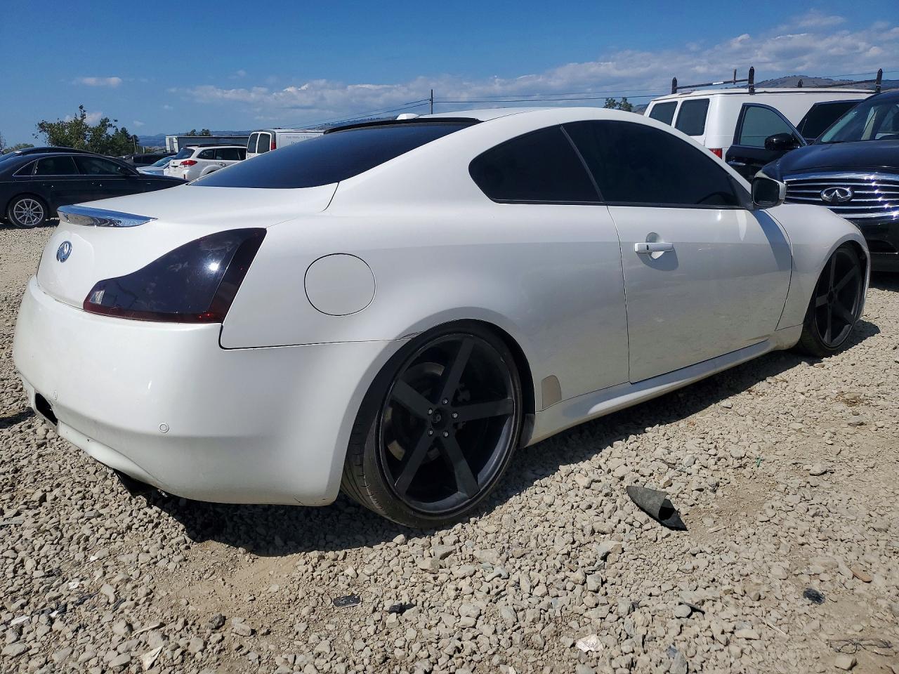 INFINITI G37 COUPE 2011 — 4