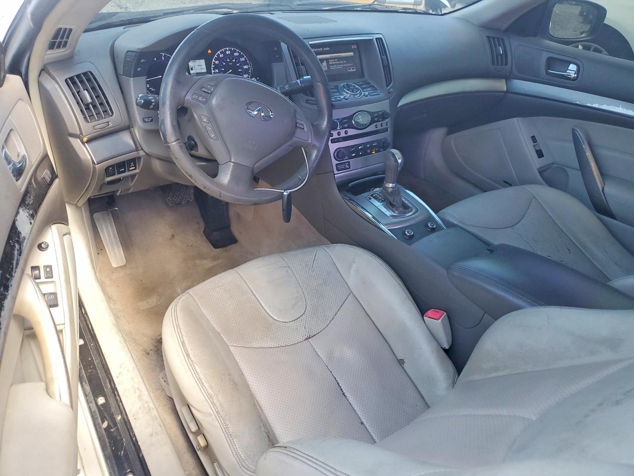 INFINITI G37 COUPE 2011 — 9
