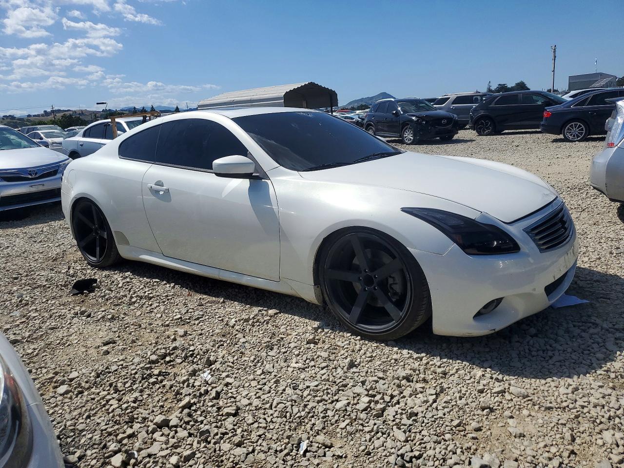 INFINITI G37 COUPE 2011 — 5