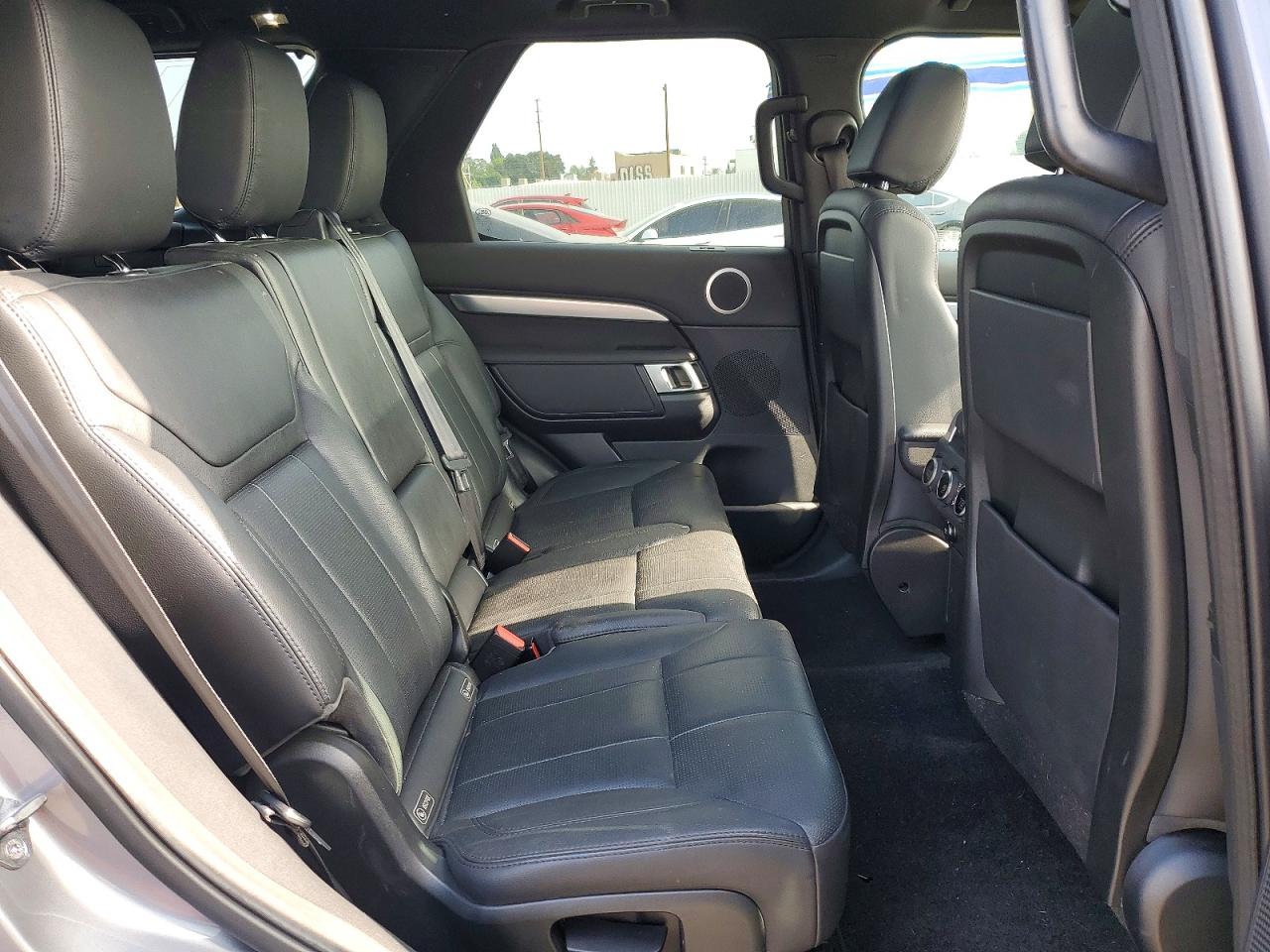 LAND ROVER DISCOVERY 2020 — 12