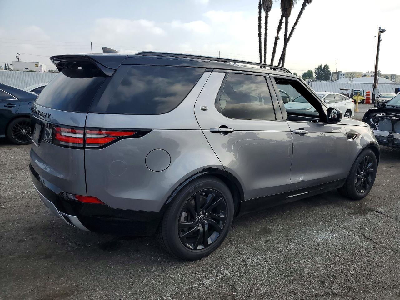 LAND ROVER DISCOVERY 2020 — 4