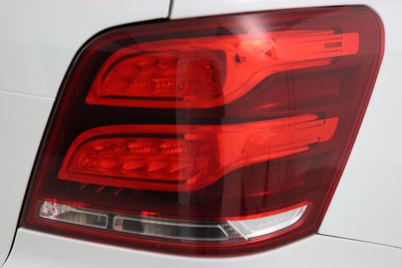 MERCEDES-BENZ GLK 2015 — 17