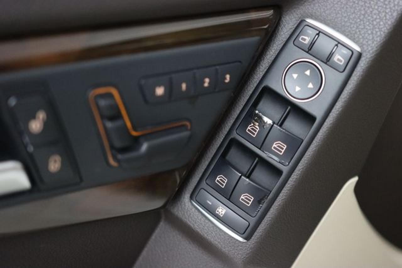 MERCEDES-BENZ GLK 2015 — 24